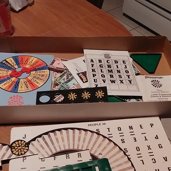 1985 Wheel Of fortune board game - Picture 3 of 6